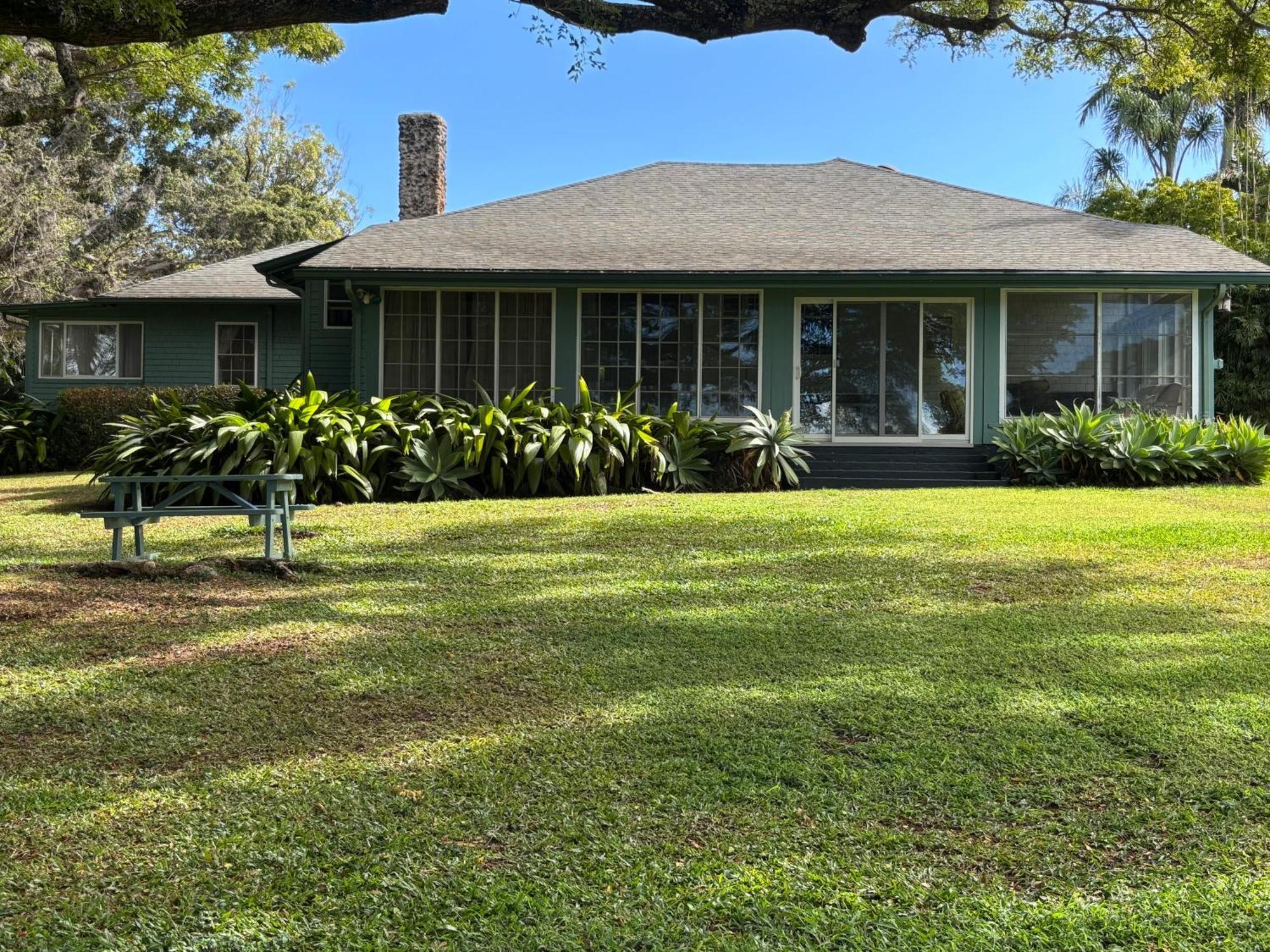Banyan Tree B&B Retreat Makawao Exterior photo